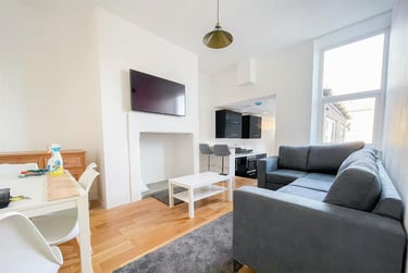5 bed house, Wolseley Gardens, Jesmond Vale, Newcastle, NE21HR - Image 1